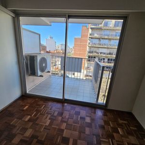 Venta Apartamento En Pocitos 2 Dormitorios 2 Baños Y Amplio Balcón