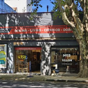 Alquiler Local Comercial 385m2 Sobre Avenida En Goes