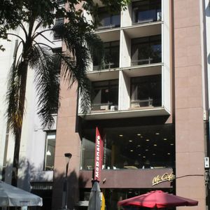 Venta De Oficina 32m2 Impecable En Plaza Matriz Centro