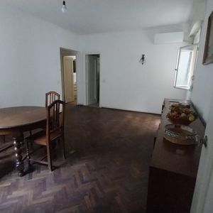 Venta Apartamento Con Renta En Ciudad Vieja 2 Dormitorios Sobre Plaza Zabala