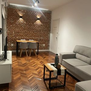 Alquiler Apartamento 2 Dormitorios 2 Patios En Pocitos