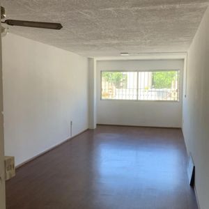 Alquiler De Monoambiente Amplio Y Cómodo En Cordón