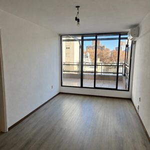 Alquiler Apartamento 1 Dormitorio Muy Luminoso Tres Cruces