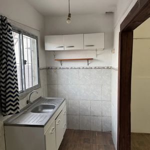 Alquiler Apto 2 Dormitorios Patio Cerca De Av. 8 De Octubre