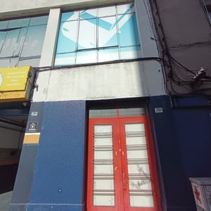 Alquiler De Local Comercial Excelente Ubicación Sin Gastos Comunes En Tres Cruces