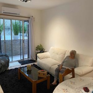Apartamento Totalmente Renovado, Ciudad Vieja, Con Terraza