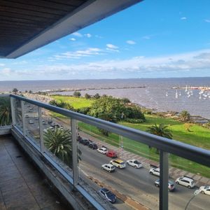 Hermoso Apartamento Tres Dormitorios Con Vista Al Mar