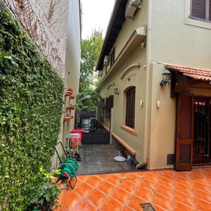 Venta Confortable Casa 4 Dormitorios, 3 Baños En Punta Carretas