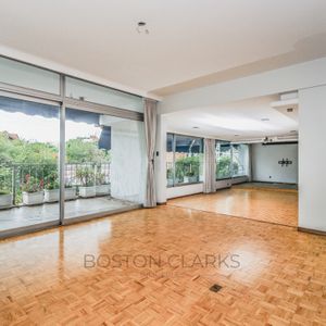 Apartamento En Venta Con Inquilinos En Pocitos: 3 Dormitorios Y 2 Baños