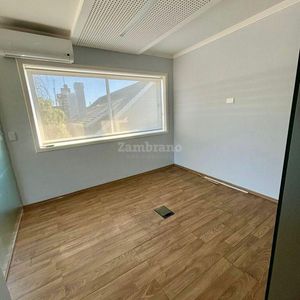 Alquiler De Oficina De 110 M² Con 5 Ambientes Y 2 Baños En Montevideo