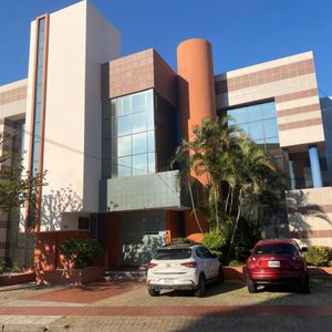 Oficina En Venta Avenida Busch Entre 1er Anillo Y 2do Anillo Edificio Nancy 2