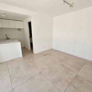 Apartamento En Aguada De Un Dormitorio, Impecable Estado!