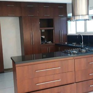 Hermosa Casa En Alquiler - Zona Parque Urbano