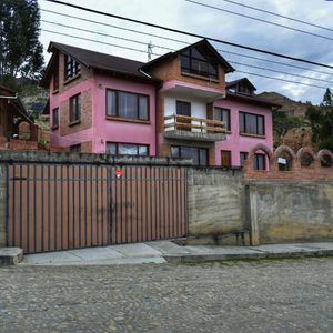 En Los Almendros Calle 2