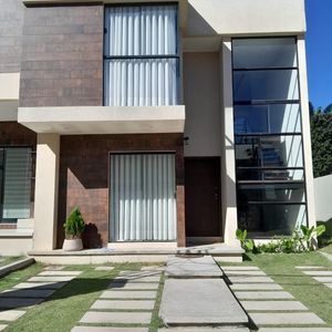 En Alquiler! Lujosa Casa Amoblada En El Urubó