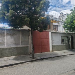 Venta Inmueble Comercial, Casa Y Depositos O Galpones, Zona Centro, La Paz