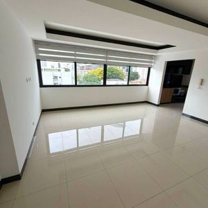 Sky Luxury, Equipetrol. Lujo