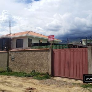 Casa Con Tinglado Km 5 A Sacaba