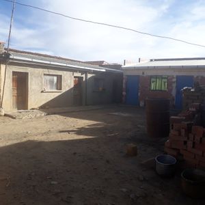 Terreno Con 5 Cuartos 