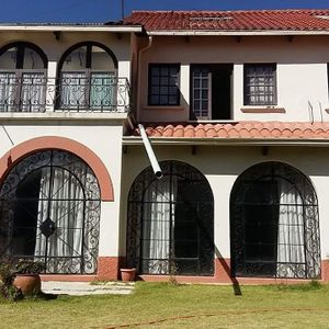 En Sopocachi Venta Casa Con Jardin Plaza,españa