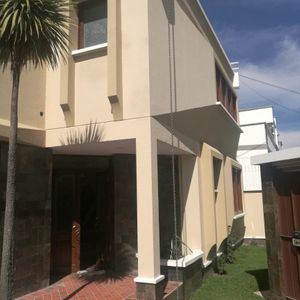 Casa Junta De 3 Niveles