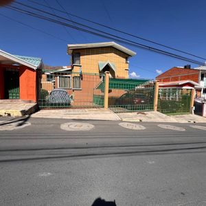 Casa En Venta En Cota Cota | Condominio Privado - Cota Cota