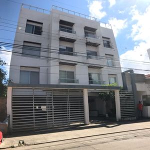 Alquilo Departamento En Condominio “lujamar”, Entre 2do Y 3er Anillo Entre Av. La Barranca Y San Aurelio Depto De 90m2 Construidos, Dos Dormitorios, Con Baño Compartido, Living/comedor Amplios, Cocina Con Comedor De Diario Estilo Americano, Baño De Visita