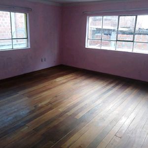 Casa De Dos De Departamentos La Contruccion Está Sobre 180 Mts2 Y Total Son 219m