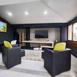 Exclusiva, Amplia Y Comoda Propiedad 3 Dormitorios En Suite Confort Y Privacidad