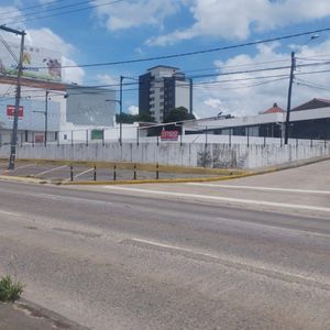 Terreno Sobre Cuarto Anillo En Esquina - 1050 M2