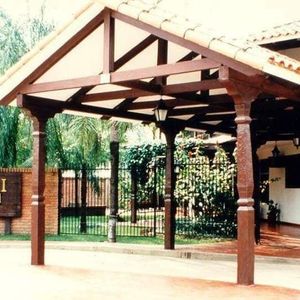 "excelente Oportunidad De Inversión".4.212. 10 M2             - Hotel De ⭐⭐⭐⭐  Urbari-  ¶. Ubicación  Estratégica, Zona Residencial  Exclusiva En Plena Esquina Av. Barrientos Y Calle Igmiri Colindante Parque Urbari. Cerca A Todo   - Elegante Y Confortable