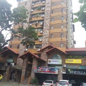 Hermoso Departamento A Una Cuadra De La Monseñor Rivero