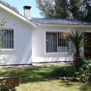 Casa De Dos Dormitorios A 100 Mts De La Playa, Excelente !!!
