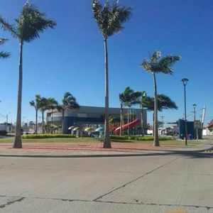 En Venta Casa De Mayor Superficie De Terreno En Condominio Fontana Riviera 1