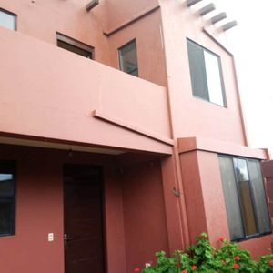 Casa 2 Plantas Con Garzonier