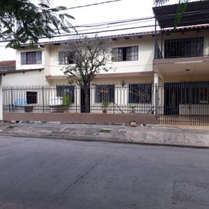 Bonita Casa En Venta Ideal Para Su Vivienda Propia Y Alquileres Múltiples.