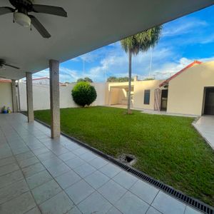 Casa 2 Suites + 2 Dorm Y Depósitos En Condominio