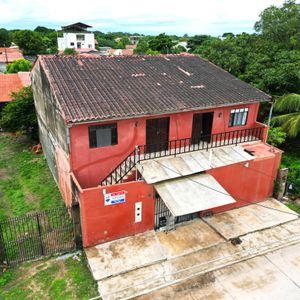 Casa En Venta, Barrio Eel Progreso, A 1 Cuadra Del 8vo Anillo