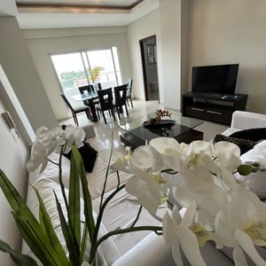 Dpto Amoblado 3dorm. (2 En Suite) Av. Beni 2do.