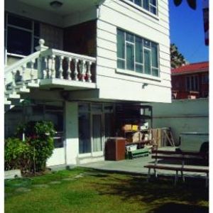 Linda Y Espaciosa Casa En La Av. Costanera