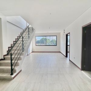 Hermoso Duplex En Venta A Estrenar 4to Anillo Roca Y Coronado