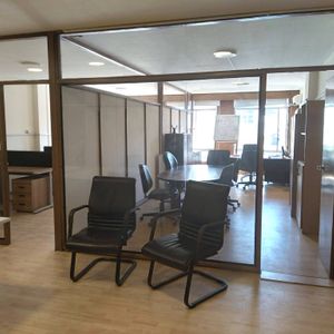 Hermosa Oficina A Pasos Del Correo. Apta Para Vivienda!