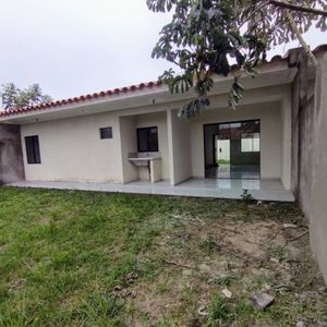 Casa Amplia Zona Norte Urbanizacion Akualand