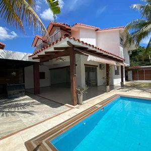 Casa Con Piscina En Alquiler