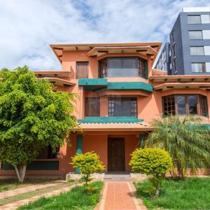 Casa En Venta Zona Cala Cala 5 Habitaciones