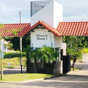 Terreno Premium 421 M2 Con 17 M De Frente En Condominio Florida 