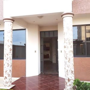 En Venta, Casa 2 Plantas Con Departamentos