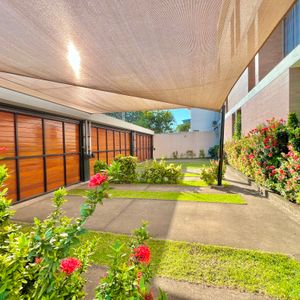 En Alquiler Super Amplio Departamento!!