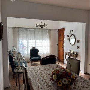Parque Rodó/cordón(fac Arquitectura)pu. 2 Ptas,167 Mts2 Constr.terreno 131 Mts2 Y 6,59 Mts.de Frente, Fos 100%, Altura 9mts A Reciclar, Ideal Familia Numerosa, Hogar Estudiantil, Empresa .