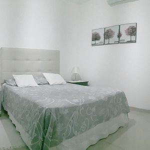 Departamento De 2 Dormitorios, Con Parqueo 